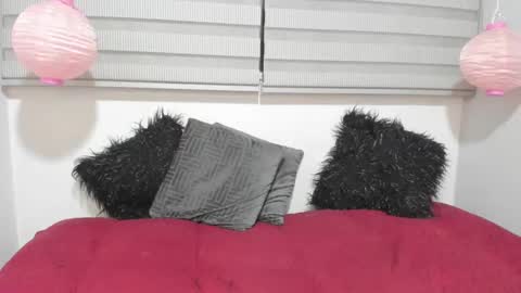 Melanie  online show from February 3, 7:07 am