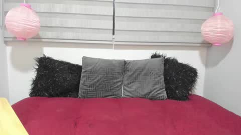 Melanie  online show from February 3, 10:14 am