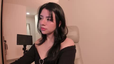 Melanie online show from February 24, 11:36 pm
