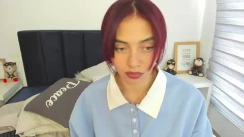 Snapshot of melanie_roux_ chatting on July 17, 4:01 pm Melanie roux online show from July 17, 4:01 pm