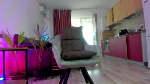 melanie_way online show from September 12, 3:12 pm