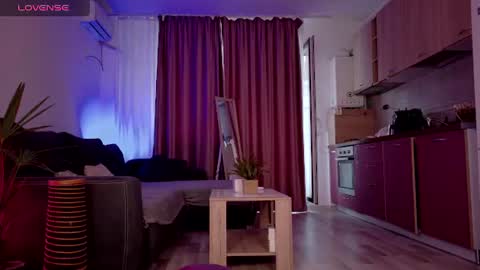 melanie_way online show from June 18, 2:32 pm