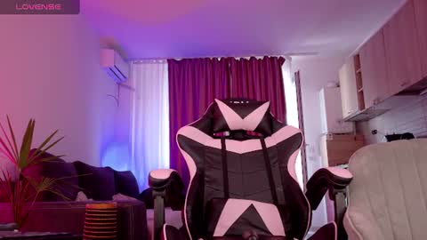 melanie_way online show from July 15, 2:33 pm