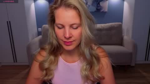 Melanie Bennett online show from June 9, 6:36 am