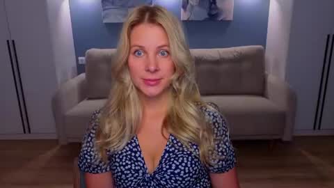 Snapshot of melaniebennett chatting on June 25, 7:02 am Melanie Bennett online show from June 25, 7:02 am