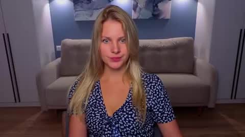 Snapshot of melaniebennett chatting on July 16, 9:26 am Melanie Bennett online show from July 16, 9:26 am