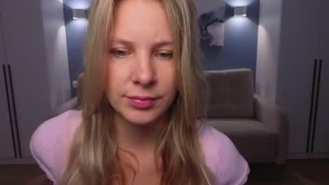 Snapshot of melaniebennett chatting on July 18, 7:34 am Melanie Bennett online show from July 18, 7:34 am