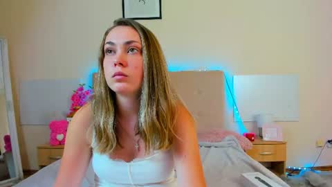 Melania online show from July 20, 10:39 am