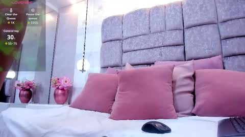 melaniee_joness online show from February 12, 5:19 pm