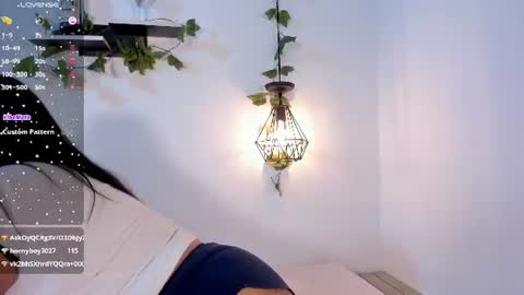 Snapshot of melanieecox chatting on June 26, 12:59 am Melanie online show from June 26, 12:59 am