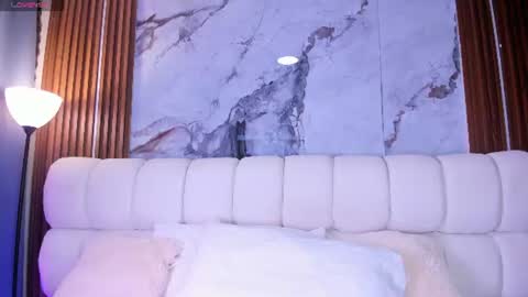 Snapshot of melanieklaus2 chatting on July 19, 3:32 am MELANIE online show from July 19, 3:32 am