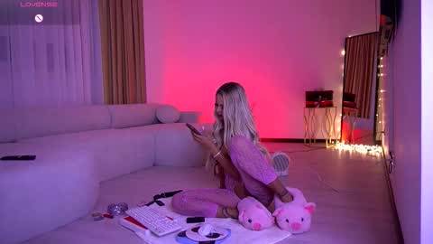 OF melanielexxx online show from January 18, 6:12 pm