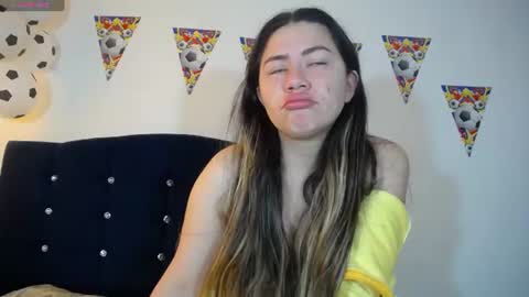 Melanie Parker online show from June 20, 1:14 pm