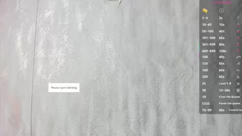 Snapshot of melanierioss_ chatting on June 2, 1:02 pm online show from June 2, 1:02 pm