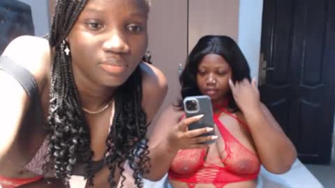 Snapshot of melaninandnina chatting on March 26, 10:21 am melaninandnina online show from March 26, 10:21 am