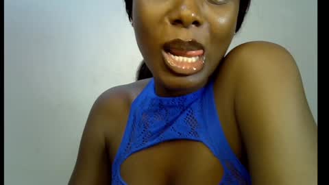 Snapshot of melanine_floral chatting on February 8, 4:57 am Praiz online show from February 8, 4:57 am