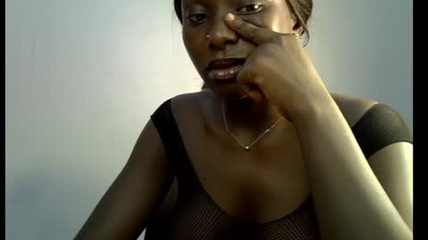 Snapshot of melanine_floral chatting on February 8, 7:05 pm Praiz online show from February 8, 7:05 pm