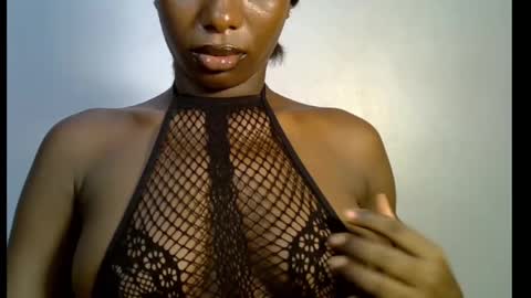 Snapshot of melanine_floral chatting on February 9, 5:54 pm Praiz online show from February 9, 5:54 pm