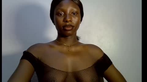 Snapshot of melanine_floral chatting on February 19, 3:28 am Praiz online show from February 19, 3:28 am