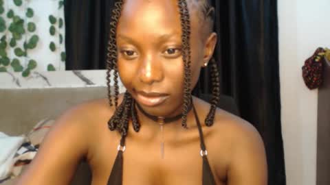 Snapshot of melanine_floral chatting on October 14, 4:19 pm Praiz online show from October 14, 4:19 pm
