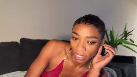melaninmelanix online show from February 6, 5:45 am