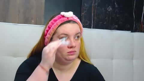 melanniebrown online show from January 14, 6:30 am