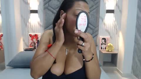 melany_contrera777 online show from May 10, 4:17 am
