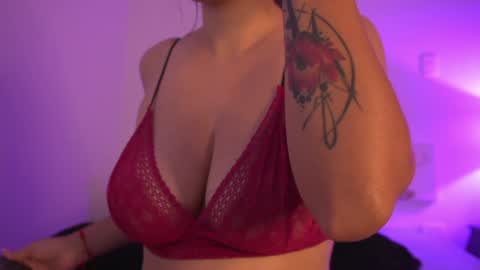 melany online show from December 18, 11:34 am