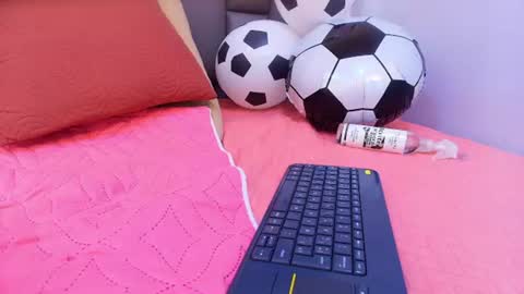 Melany  online show from June 25, 5:12 am
