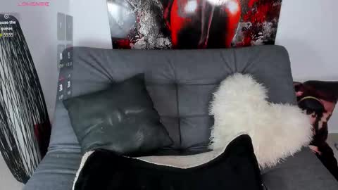 Snapshot of melanyangel99 chatting on March 8, 11:19 pm melany online show from March 8, 11:19 pm