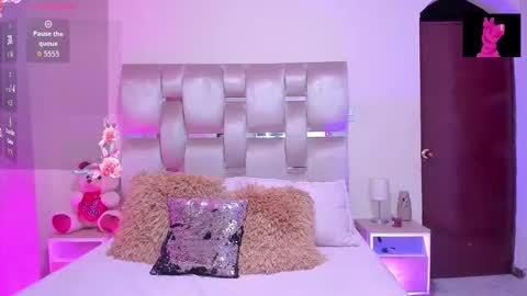 Snapshot of melanyshayk chatting on October 19, 1:50 am Melany online show from October 19, 1:50 am