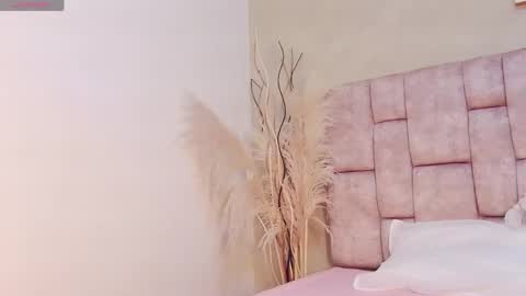 Melany online show from May 1, 1:05 pm