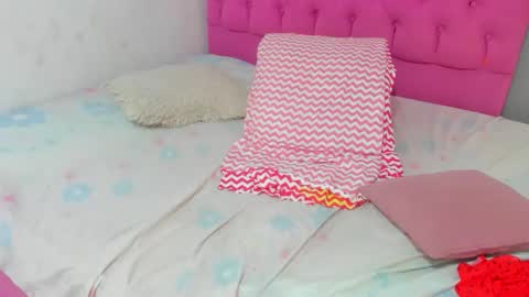 Snapshot of meli_lewis chatting on December 17, 4:02 pm meli_lewis online show from December 17, 4:02 pm