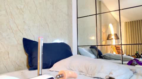 Meliissa online show from June 14, 2:24 am