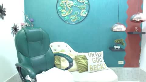 eli online show from December 12, 9:04 pm