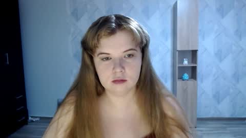 Snapshot of melina_beauty chatting on September 21, 7:48 pm Melina online show from September 21, 7:48 pm