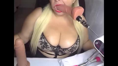 Snapshot of melindafore chatting on February 11, 12:54 pm alissaalissa0818 online show from February 11, 12:54 pm