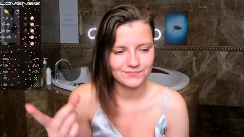 Snapshot of melindat chatting on February 5, 5:09 am Melinda online show from February 5, 5:09 am