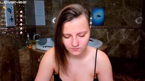 Snapshot of melindat chatting on November 22, 12:31 am Melinda online show from November 22, 12:31 am