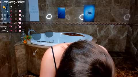 Snapshot of melindat chatting on November 27, 12:24 am Melinda online show from November 27, 12:24 am