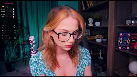 Snapshot of melisa_ginger chatting on December 16, 9:35 am Im Melisa 3 online show from December 16, 9:35 am