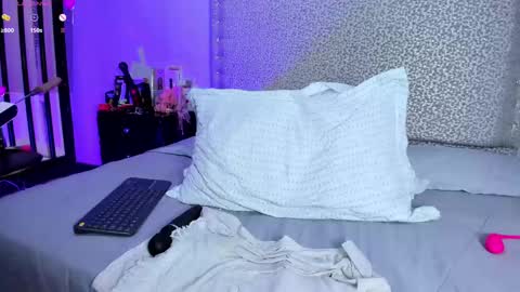 Snapshot of melisabostton_ chatting on February 13, 7:21 pm Melissa online show from February 13, 7:21 pm