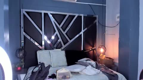 melissa_23_ online show from December 17, 11:38 am