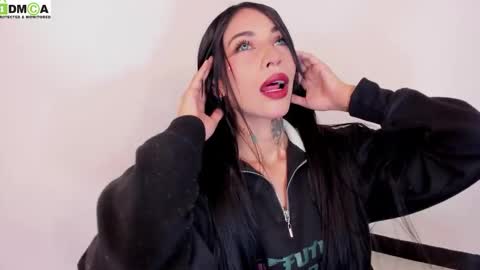 Snapshot of melissa_999g chatting on October 12, 11:37 pm The Best deepthroat ever. online show from October 12, 11:37 pm