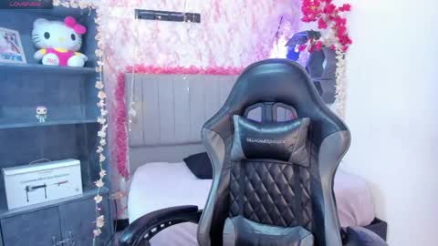Snapshot of melissa___saenz chatting on May 26, 12:23 pm melissa___saenz online show from May 26, 12:23 pm