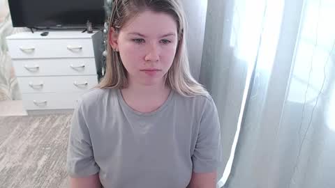 Snapshot of melissa__ray chatting on January 23, 8:36 am Melissa Ray online show from January 23, 8:36 am