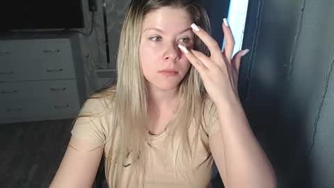 Snapshot of melissa__ray chatting on February 5, 8:32 am Melissa Ray online show from February 5, 8:32 am