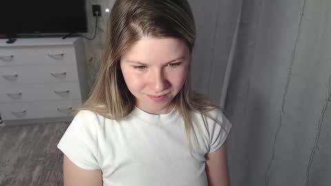 Snapshot of melissa__ray chatting on February 7, 5:29 pm Melissa Ray online show from February 7, 5:29 pm