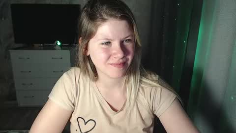 Snapshot of melissa__ray chatting on February 17, 9:52 pm Melissa Ray online show from February 17, 9:52 pm