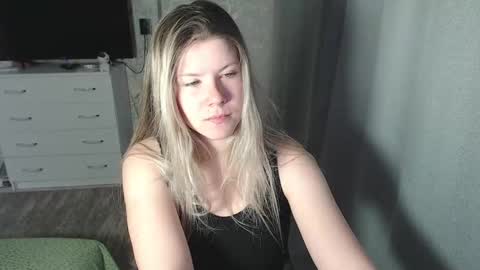 Snapshot of melissa__ray chatting on February 26, 5:17 pm Melissa Ray online show from February 26, 5:17 pm